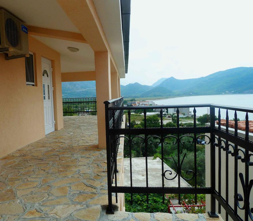 Apartments Papillon Podgorica Bilik gambar