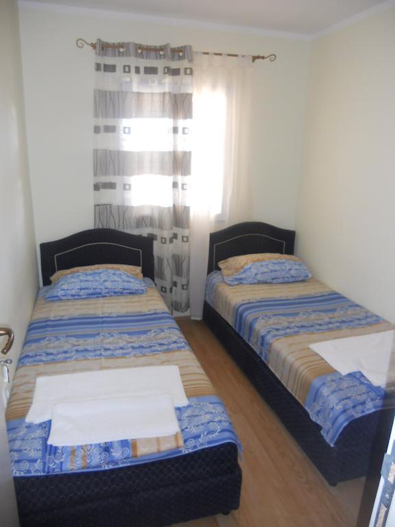 Apartments Papillon Podgorica Bilik gambar