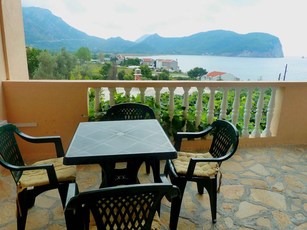 Apartments Papillon Podgorica Bilik gambar